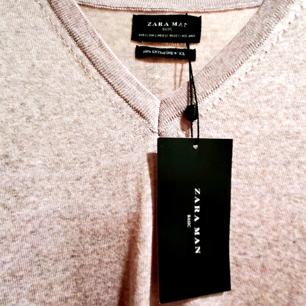 Zara Men's wool v-neck sweater